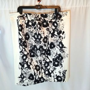 Lane Bryant Women's Plus Size Pencil Skirt Black and White Floral Size 20